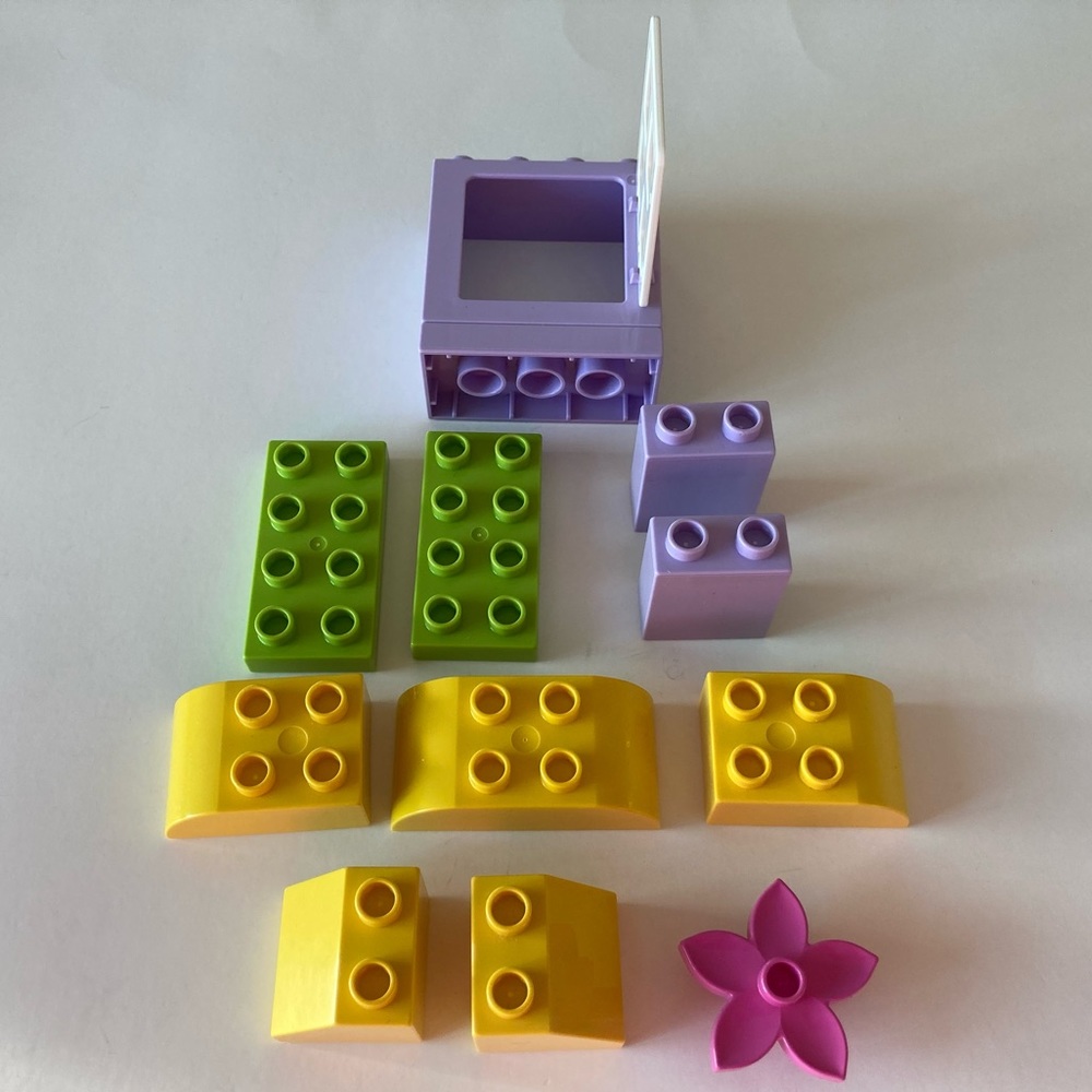 Lego Duplo Snow White Set - Picture 12 of 12